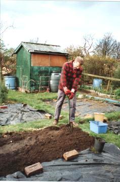Low Moor Allotments - Fitness by
    digging!